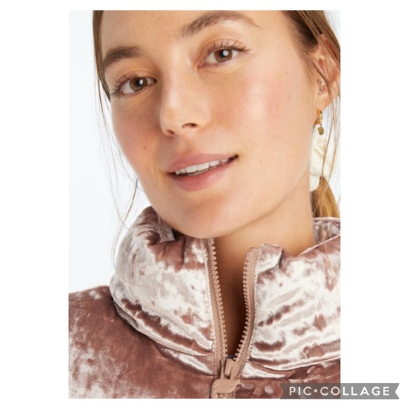Fabletics Wonder Crush Velour Cropped Puffer Jacket in Teddy Size L - Picture 3 of 15